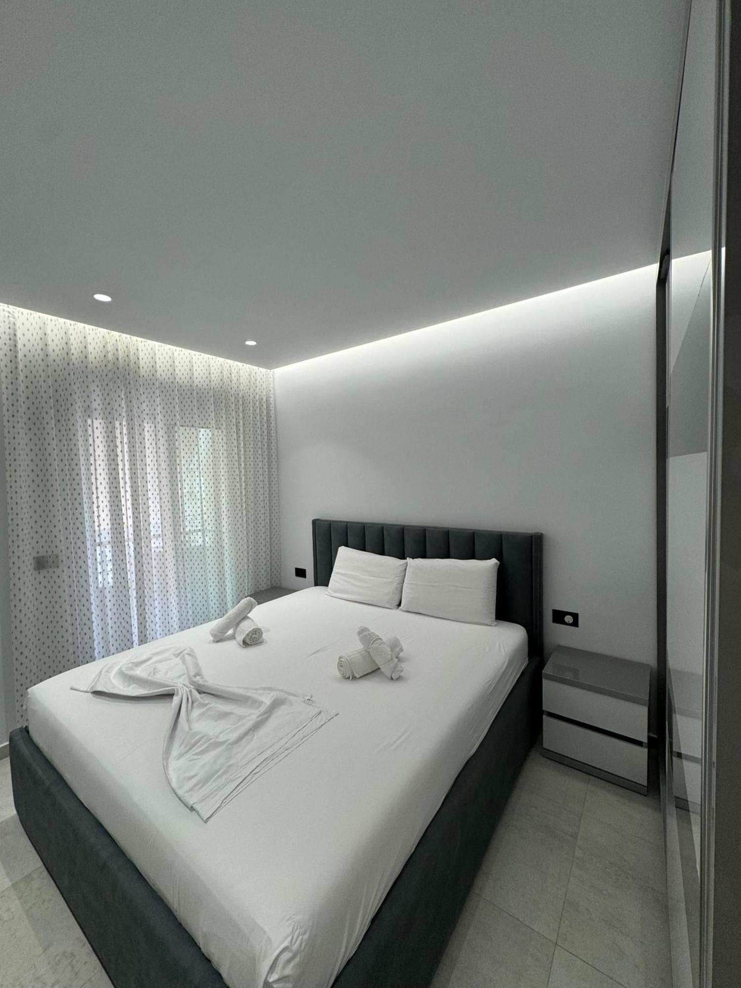 Alpha Lux Apartment Sarandë Exterior foto